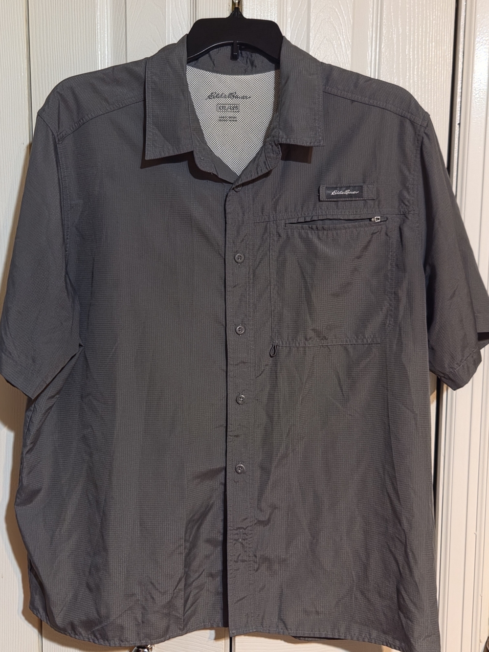 Eddie Bauer Men's Short-Sleeve Button-Down Shirt in Charcoal, XXL